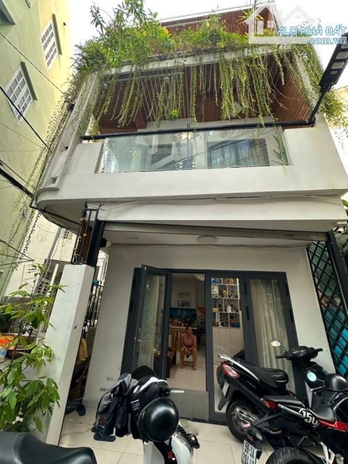 NHÀ ĐẸP NHƯ HÌNH – 4 TẦNG – HÒA HẢO – Q.10 - 8.4 TỶ. Ở NGAY KHÔNG SỬA
