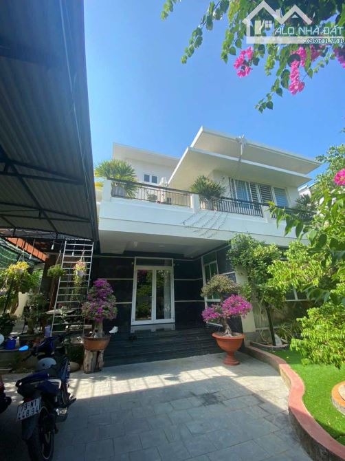 BÁN BIỆT THỰ 3 TẦNG ĐƯỜNG B3 (TẠ XUÂN THU) VCN PHƯỚC HẢI, TP. NHA TRANG 320M2