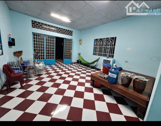 Gấp bán nhà Thủ Đức, giá 10 tỷ, dt 260m2, gần Mặt phố Hoàng Diệu 2.