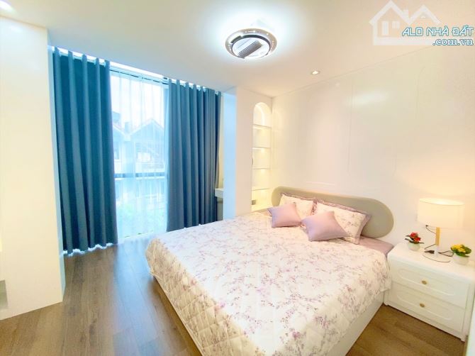 Bán nhà phố Hồng Tiến, 7 tầng thang máy, Gara ô tô, vừa ở vừa kinh doanh, full nội thất