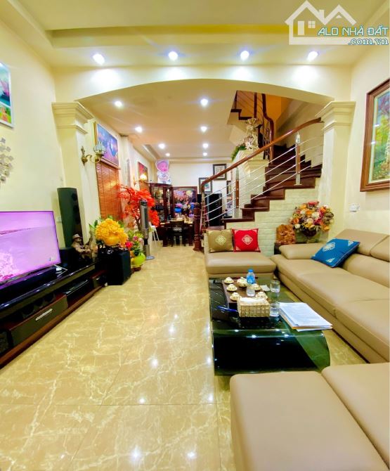 BÁN NHÀ 4 TẦNG PHÂN LÔ ĐƯỜNG Ô TÔ THÔNG, KINH DOANH VĂN PHÒNG – SPA, GẦN NGÃ TƯ GIẢI PHÓNG