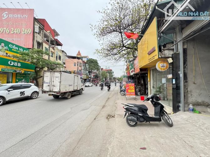 Bán nhà mặt phố Phùng Hưng, Hà Đông kinh doanh, ô tô tránh 107m2, mặt tiền 4,2m, giá 30