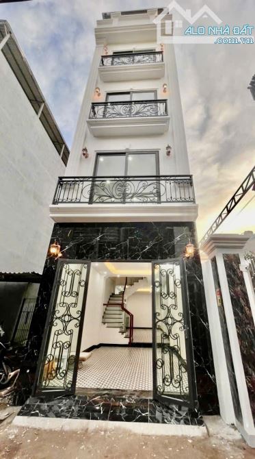 Hiếm !!! - Bán nhà Mộc Hoàn, Vân Côn DT 50m2 - Gía 3ty950 , cực gần ĐL Thăng Long
