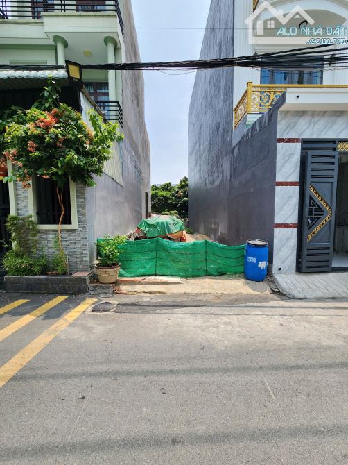 Bán đất 4x17.5m, mặt tiền Nguyễn Công Hoan p. Đông Hòa kế trường cấp 1, 2