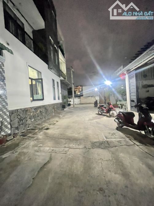 BÁN NHÀ 3 TẦNG HXH ĐƯỜNG THẠNH LỘC 17-DT 65m2 (4x16) 3PN- Hơn 4💰
