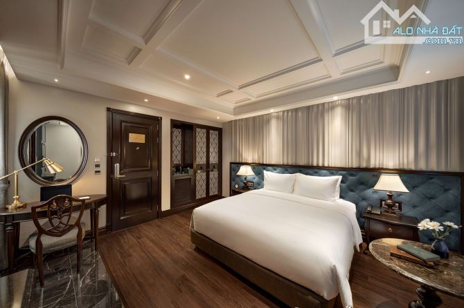 Bán tòa khách sạn vip -  chuẩn 5*- mặt phố Hàng Bông 190m2, MT 7.6m - doanh thu 1.8 tỷ/th