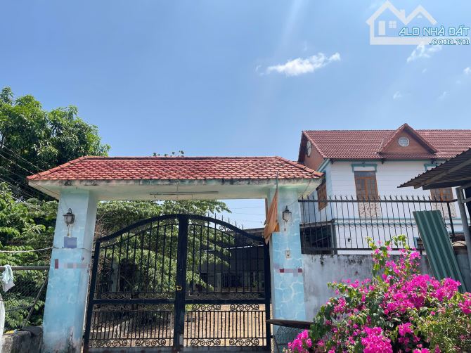 Bán 1000m2(900m2 thổ cư) gần Vinhome Q9 chỉ 26 tỷ còn bớt ( bank định giá gần 40 tỷ )