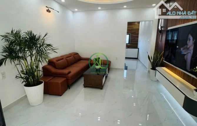Giảm giá bán gấp nhà đẹp đường Huyền Trân - P5 - Đà Lạt.