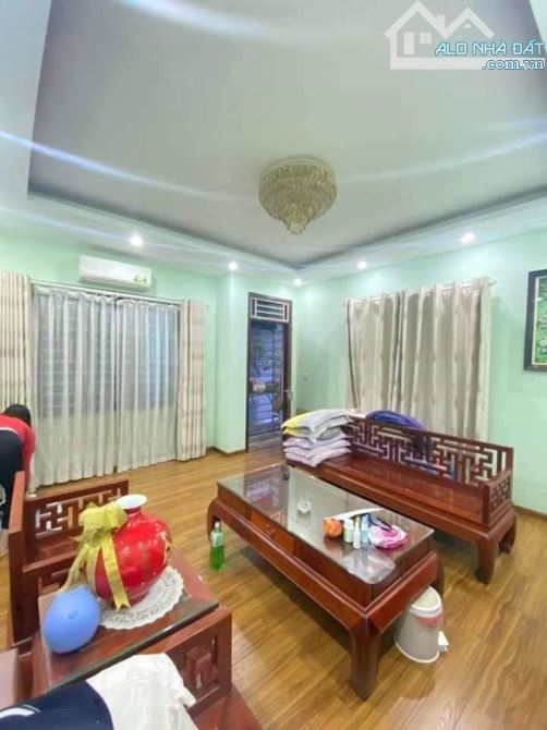 Bán nhà Đào Tấn 35m2, lô góc, MT quyền lực, ở suớng, để lại Full NT, gần phố