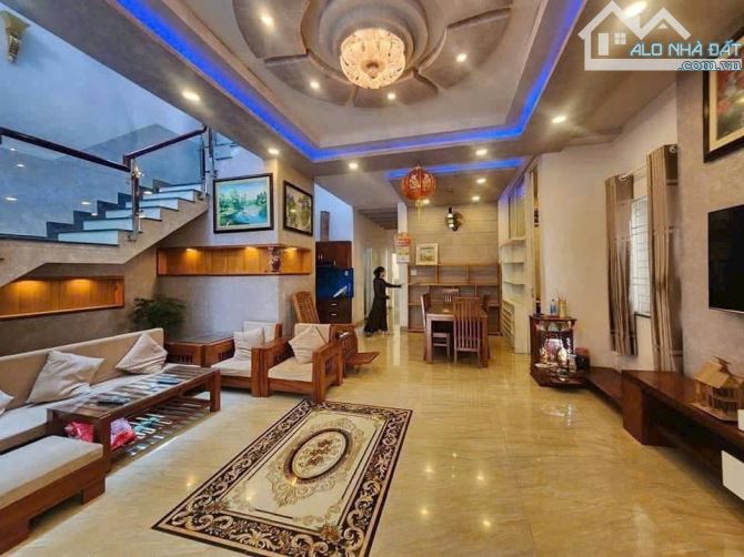 Bán căn nhà thiết kế đẹp - 2 mặt tiền đường ! khu Hòn Xện, Vĩnh Hoà TP NHA TRANG