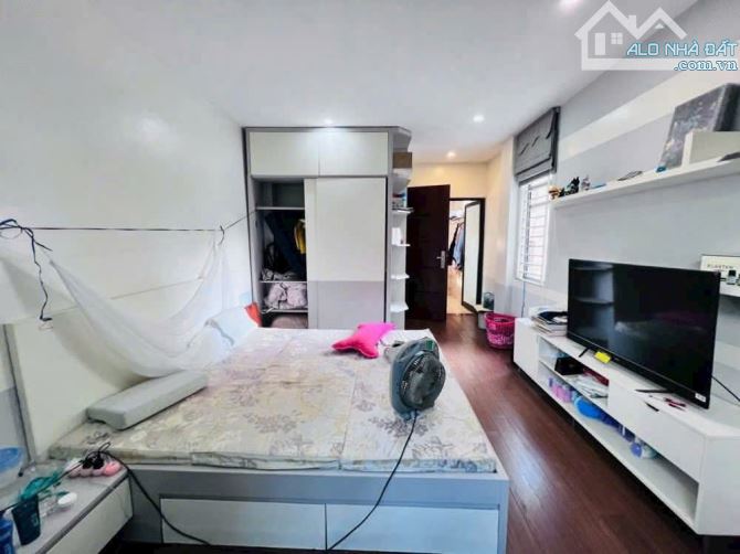 BÁN NHÀ  CẦU GIẤY - NHÀ ĐẸP - GẦN HỌC VIỆN BÁO CHÍ - DT 32M2, 5 TẦNG, CHỈ NHỈNH 7 TỶ