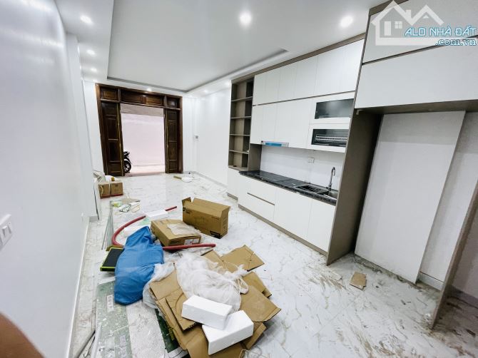 Siêu Hiếm Nhà Mới Xuân Đỉnh 40m-6 Tầng Thang Máy - Ô Tô Đỗ 10m , Cạnh StarLake