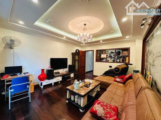 BÁN NHÀ, CẦU GIẤY, 55M2 - MT 4M, Ô TÔ ĐỖ CỬA, Ô TÔ DỪNG ĐỖ 24/24🚘