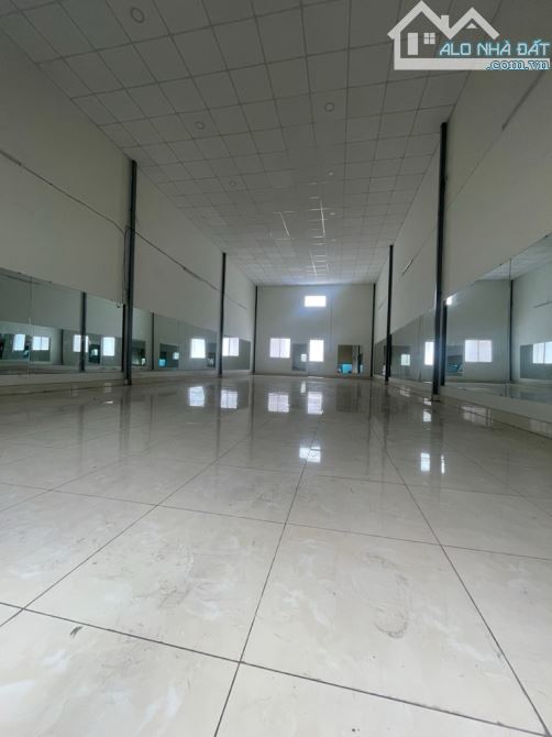 Mặt tiền TX 39. 7x25 175m2 giá 50tr/m2. Kinh doanh tốt. Gần CD điện Lựv