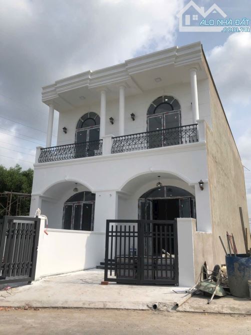 Bán nhà lầu 80m2, sổ riêng, Lộc An Long Thành Đồng Nai 2.3 tỷ.