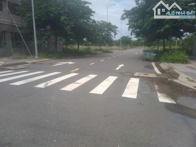 Bán nhà lầu 80m2, sổ riêng, Lộc An Long Thành Đồng Nai 2.3 tỷ.