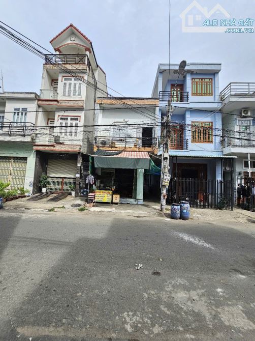 Nhà mặt tiền kinh doanh KDC Sóng Thần, phường Dĩ An, TP Dĩ An. 7,75 tỷ
