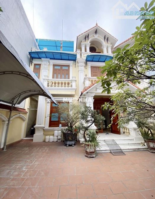 Biệt thựu Sân cổng siêu đẹp Mặt Đường Đông Hải 2