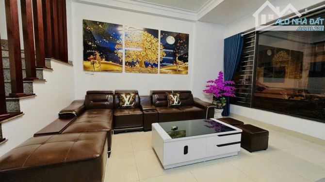 Mặt phố Khương Đình, Kim Giang sầm uất gần CC Five Star Kim Giang 75m2 chỉ 19.x tỷ.