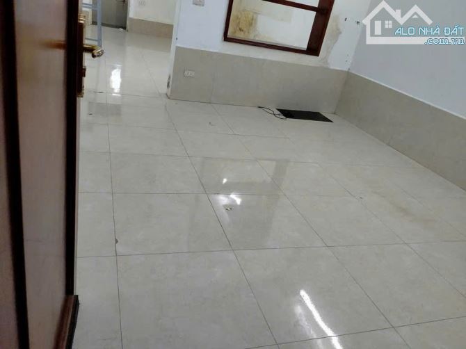 BÁN ĐẤT NGÕ Ô TÔ TRÁNH, NGÔ GIA TỰ, LONG BIÊN – 62.9M² – GIÁ 11.8 TỶ – KINH DOANH TỐT