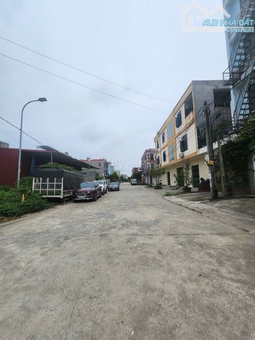 Bán Đất Trung Tâm Phố Mới QV. BN DT 100m2. MT 5m Đường to đẹp giá có 4.x tỷ