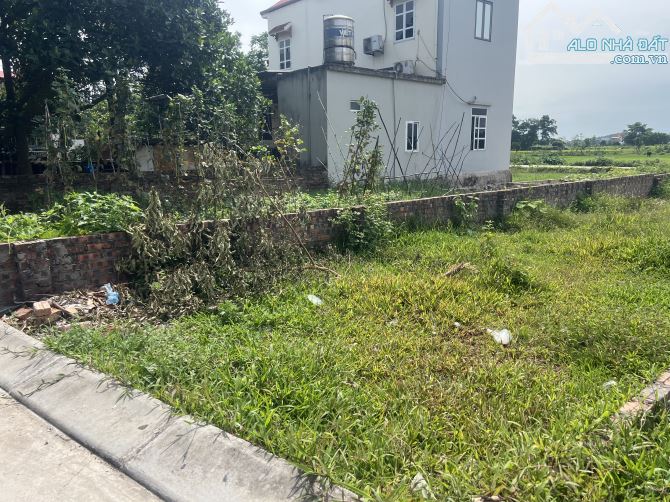 Chỉ có 1lô duy nhất giá tốt cho quý khách hàng 73m .Đông Sơn -Quang Tiến .sẵn sổ đẹp