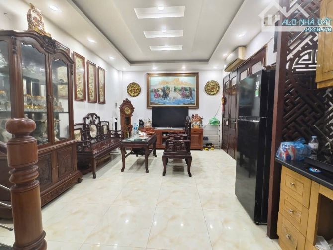 BÁN NHÀ PHỐ BỒ ĐỀ LONG BIÊN 6 TỶ 35m 5 TẦNG MT 7m Ô TÔ, KD, GẦN TÂM ANH