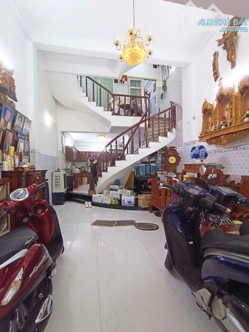Bán nhà HXH Cách Mạng Tháng Tám, Tân Bình, 5 Tầng, ngang 4.9m, 60m2, gần MT, 6Pn, 10.25 Tỷ