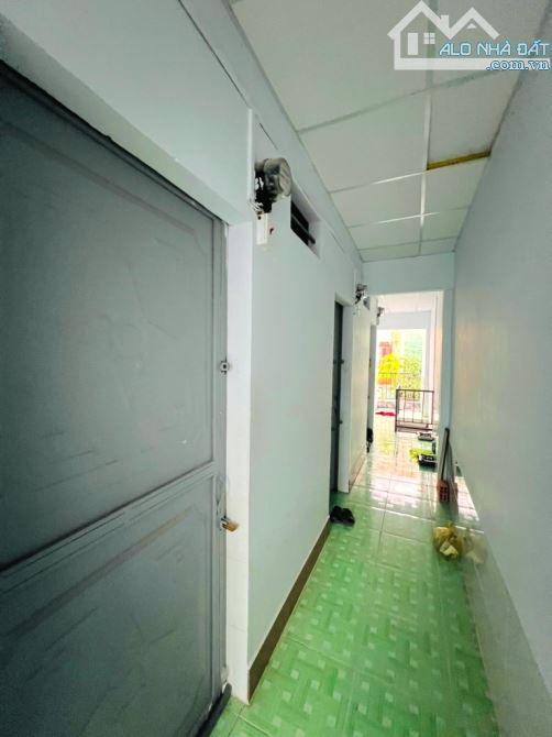 BÁN NHÀ TÊN LỬ.A  - AEO.N MA.LL - 2 MẶT HẺM XE TẢI  - ( 4X16M )