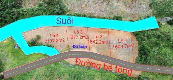 Bán 3 lô đất vườn view suối đẹp . DT từ 1600-2200m2 , đường betong . Giá bán 350 triệu/lô
