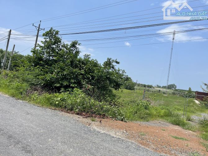 Bán 6.7 sào đất mặt tiền Lý Nam Đế - TX LaGi giá ngộp 972K/m2