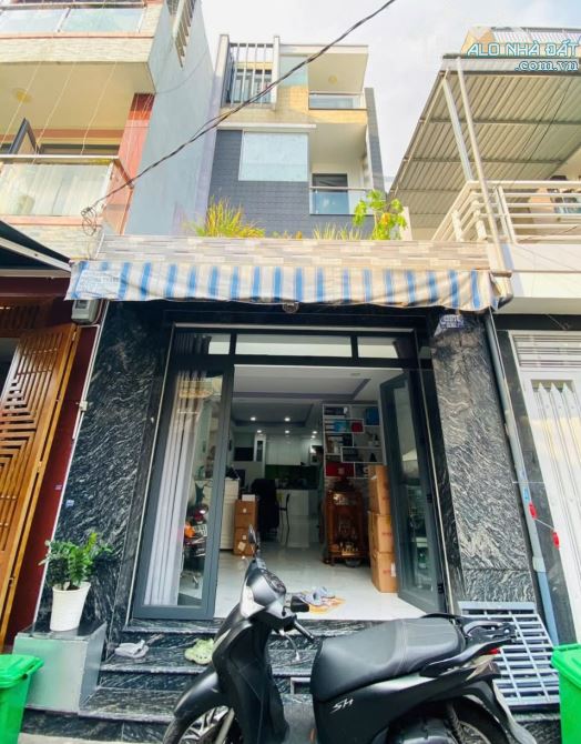 Hạ 200tr bán gấp nhà đẹp 4 tầng,hẻm nhựa 5m thông,sát bên CV Làng Hoa, Gò Vấp
