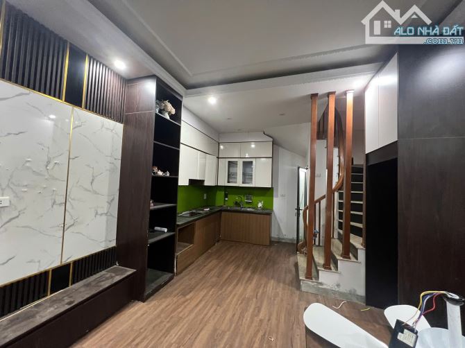 Nhà Đẹp Linh Đàm-30m2x5T-10m ra ô tô-Chỉ 5.3-Nhanh tay mới có được.