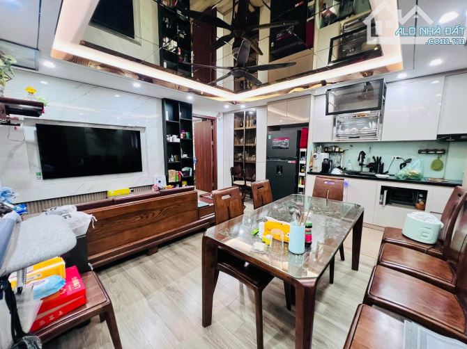 Nhà Mới Xuân Đỉnh 40m-6 Tầng Thang Máy, Phân Lô , Ô Tô Đỗ , Gần Đại Sứ Quán Giá 9 Tỷ