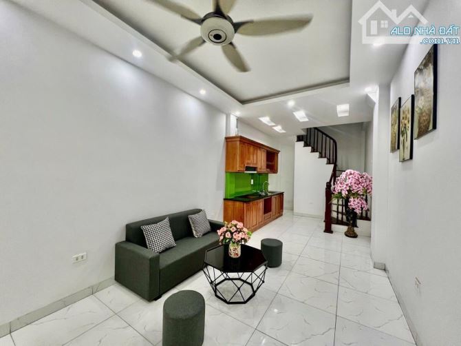 Chốt ngay nhà Ngô Thì Sỹ Hà Đông. 32m 5 tầng 3 phòng ngủ, giá chỉ 7.8 tỷ còn gia lộc
