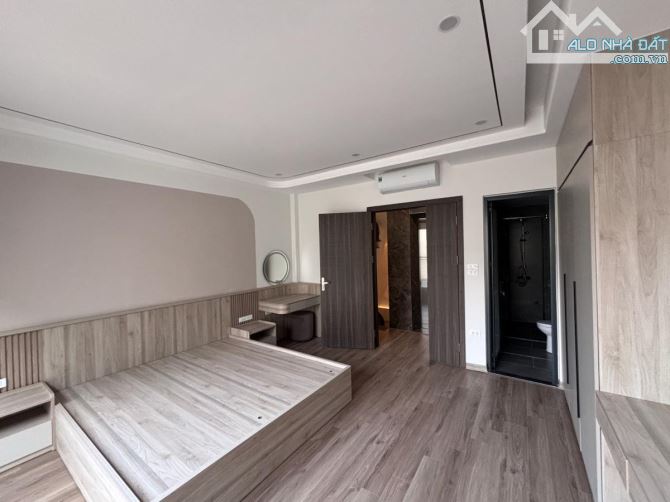 PHỐ TRẠM – 6 TẦNG – THANG MÁY – GARA – 10.6 TỶ - 10