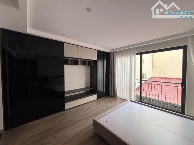PHỐ TRẠM – 6 TẦNG – THANG MÁY – GARA – 10.6 TỶ - 11