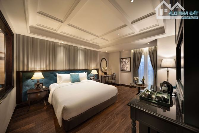 Bán tòa khách sạn vip -  chuẩn 5*- mặt phố Hàng Bông 190m2, MT 7.6m - doanh thu 1.8 tỷ/th - 11