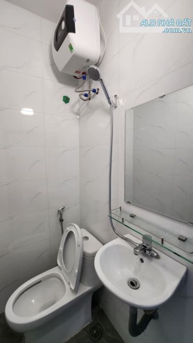Độc lạ, lô góc ba mặt ngõ, sát Trung Phụng, ngõ kdoanh,tự xây, sổ riêng 15m2. Giá 5.5 tỷ - 11
