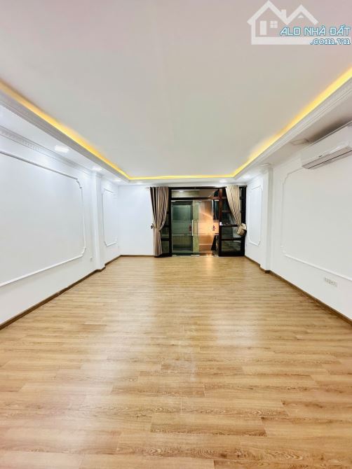 Nhà đẹp ở luôn Lạc Long Quân Cầu Giấy. Sổ vuông 50m, 7 tầng MT5m Giá 21 tỷ Ngõ thông ô tô - 1