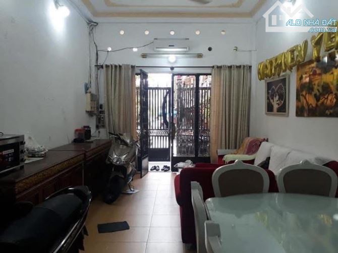 Bán nhà 4 tầng 2 mặt tiền quận3,DT4x12 giá 13,5 tỷ. - 1 trệt,1 lững,2 lầu,sân thượng gồ - 1