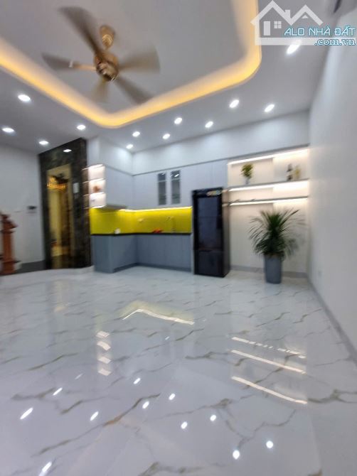 Bán gấp nhà Canh Công viên Mỗ Lao, 5 Tầng Thang Máy , 40 m2 Giá nhỉnh 10 tỷ. - 1