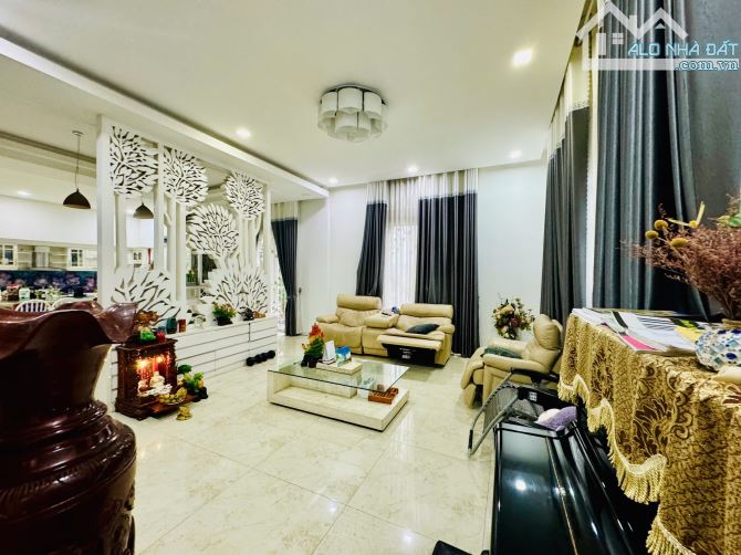 Bán Biệt Thự Khu VIP Bờ Bao Tân Thắng dt 12x15 Chính chủ giá 26.5 tỷ TL - 1