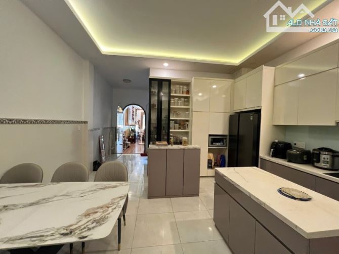 Gấp bán nhà Thủ Đức, gần Mặt phố Hoàng Diệu 2, dt 260m2, giá 10 tỷ. - 1