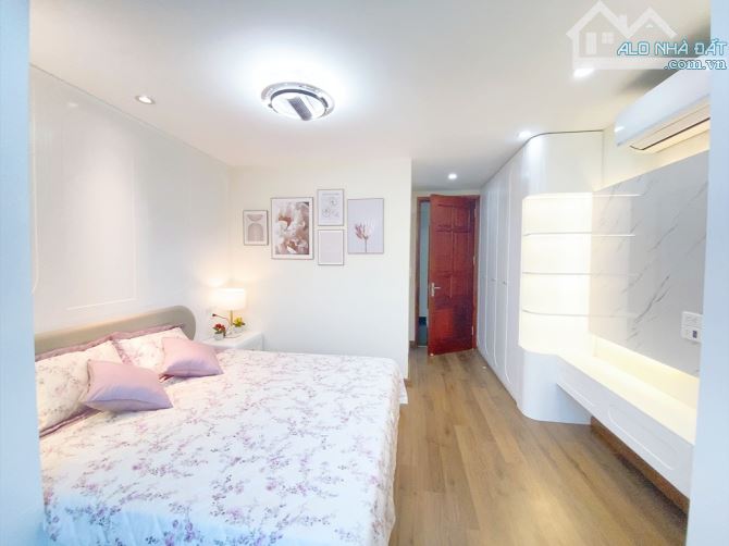 Bán nhà phố Hồng Tiến, 7 tầng thang máy, Gara ô tô, vừa ở vừa kinh doanh, full nội thất - 1
