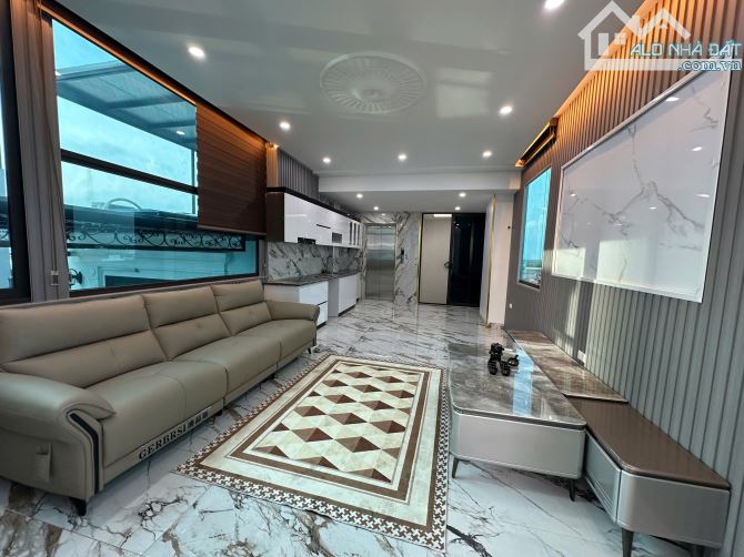 Nhà đẹp nội thất cao cấp đường ô tô tránh ngõ Phố Phúc Lợi DT 45m2 . Giá 13.8 tỷ - 1