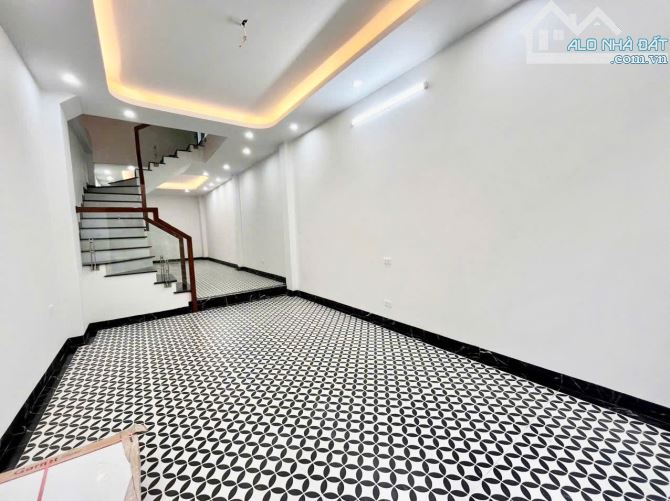Hiếm !!! - Bán nhà Mộc Hoàn, Vân Côn DT 50m2 - Gía 3ty950 , cực gần ĐL Thăng Long - 1