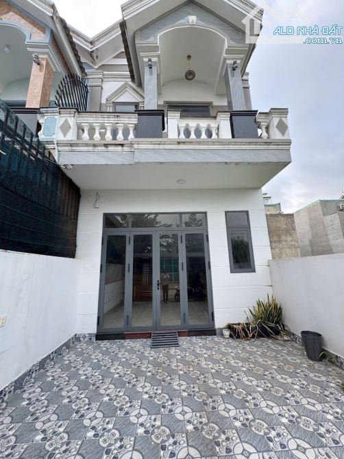 CHỦ GỞI BÁN NHÀ 1 TRỆT 1 LẦU (DT: 90M2) CÓ HOÀN CÔNG THUỘC KDC HOÁ AN. GIÁ CHỈ 2,6 TỶ - 1