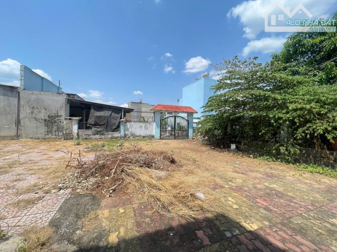 Bán 1000m2(900m2 thổ cư) gần Vinhome Q9 chỉ 26 tỷ còn bớt ( bank định giá gần 40 tỷ ) - 1