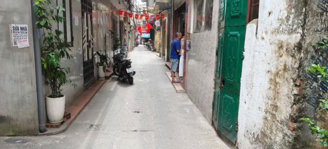 Cho thuê nhà riêng 3,5 tầng mặt ngõ ô tô phố Hồng Hà, Bạch Đằng - 1